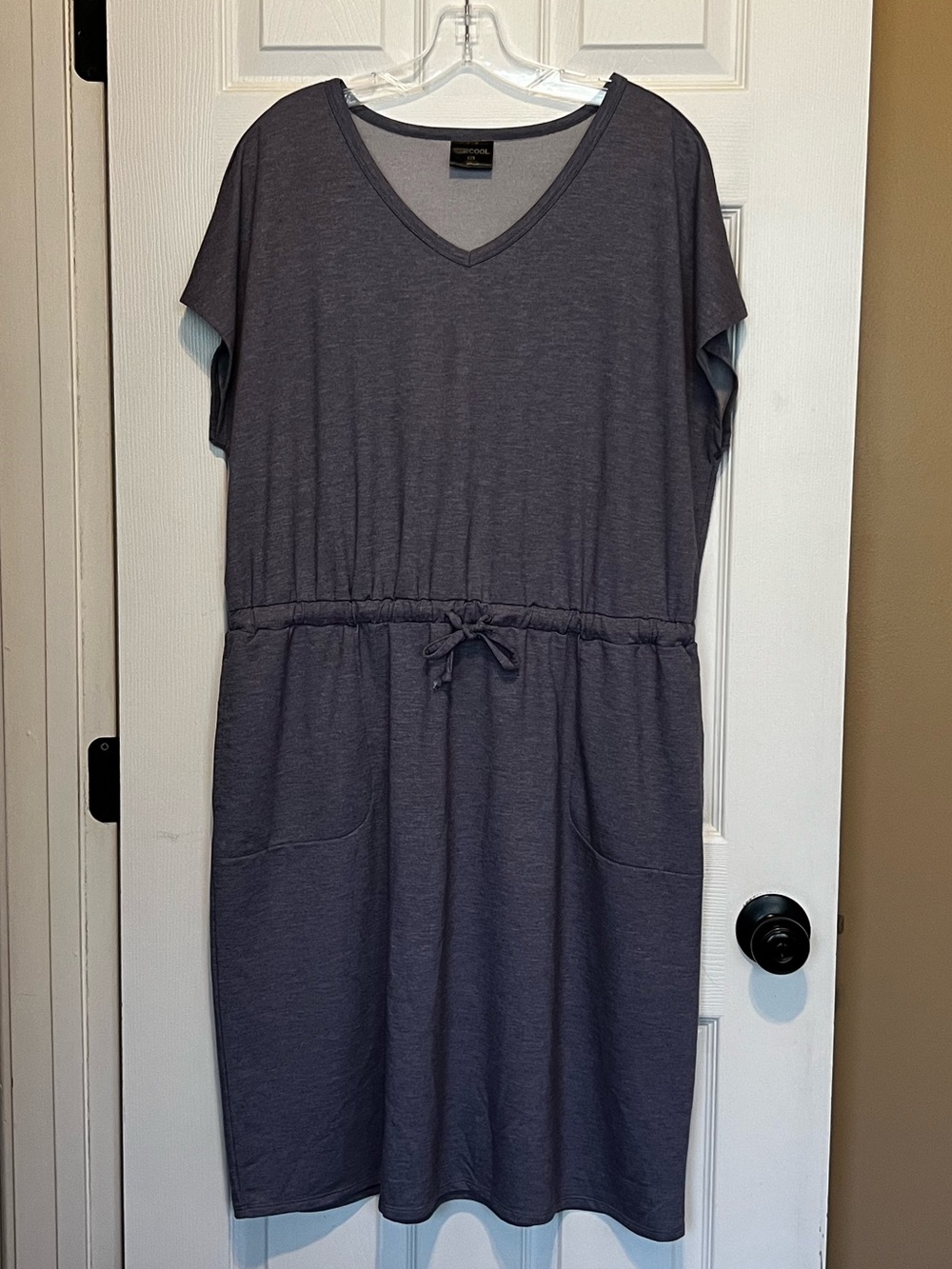 32 Degrees Women's Cool T-Shirt Dress V-Neck, Short Sleeves, XL.